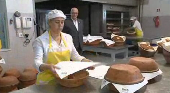 Fabrico artesanal do Pão de Ló de Margaride