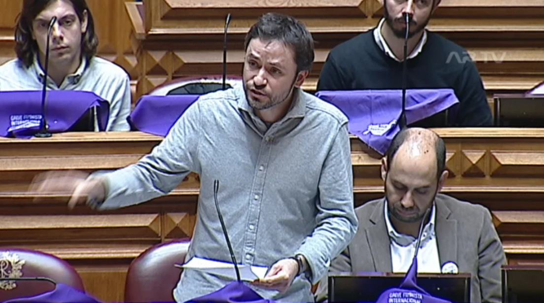 Cuidadores na Assembleia da República