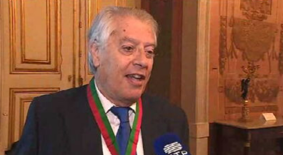 Homenagem a João de Melo