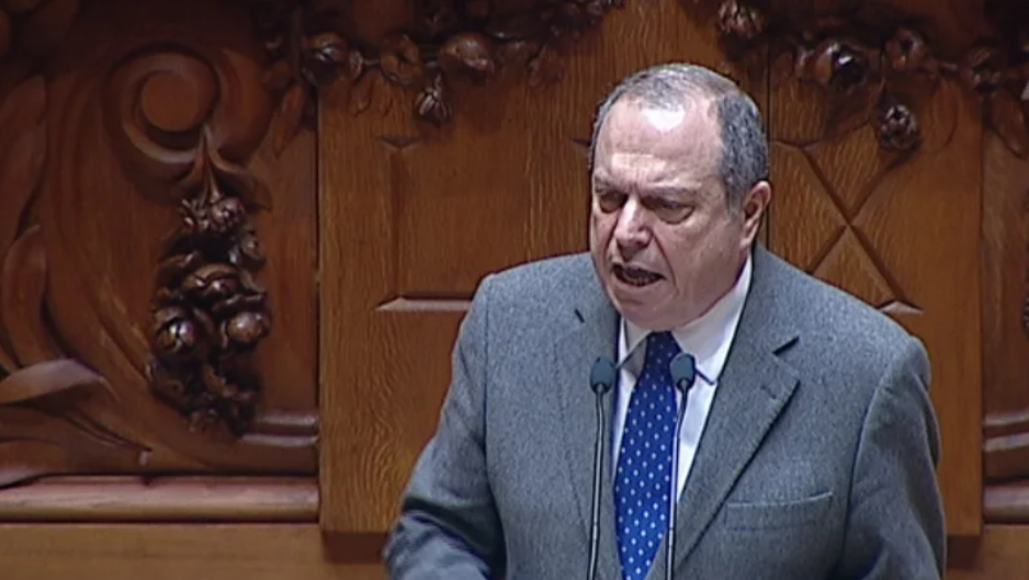 Debate no parlamento