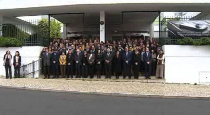 Minuto de silêncio às vítimas de violência doméstica