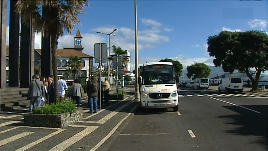 Inauguração da Linha D em minibus