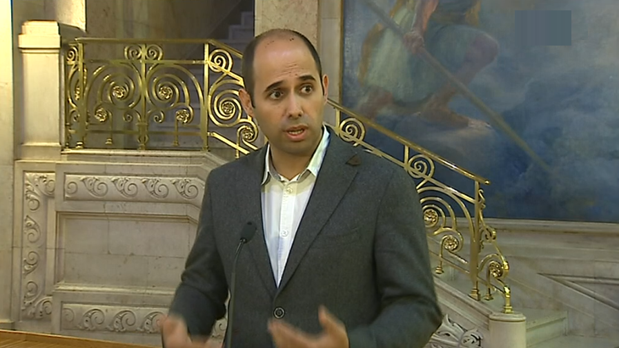 BE negoceia com o Governo reformas antecipadas