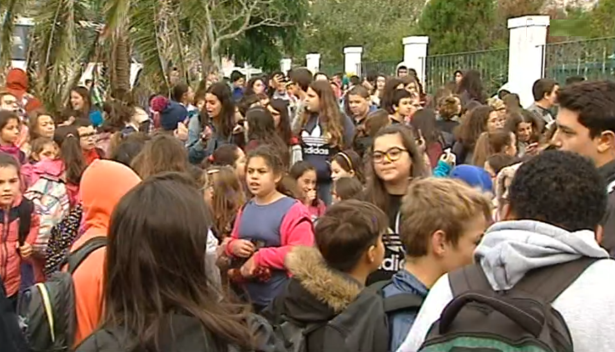 Alunos em protesto em São Miguel