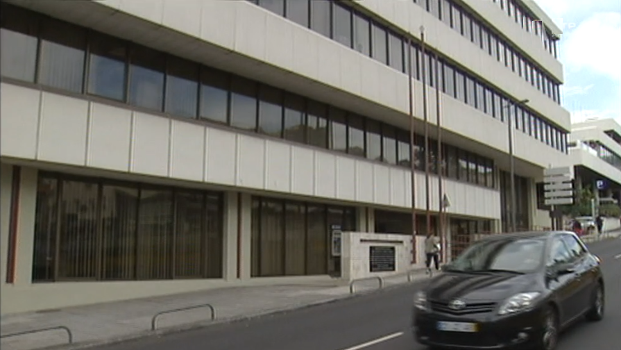 Ucranianos acusados de receptação de automóveis, burla e falsificação