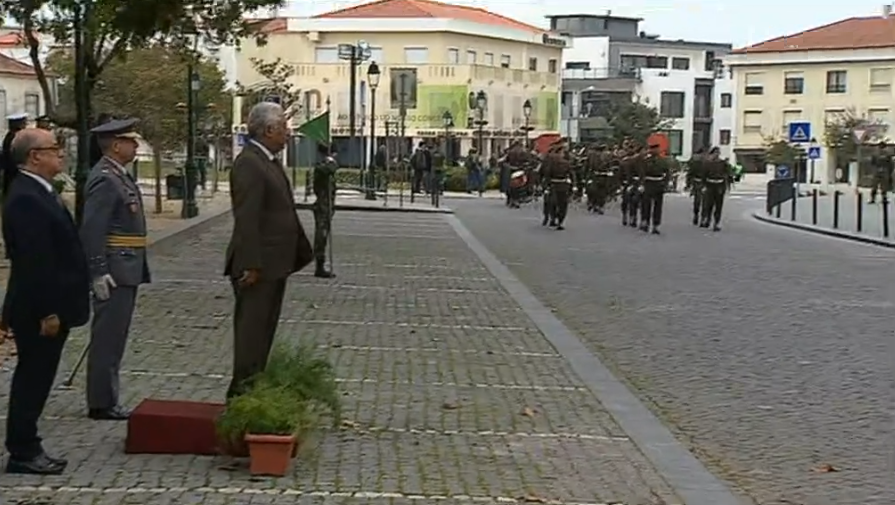 António Costa visita a Escola de Armas