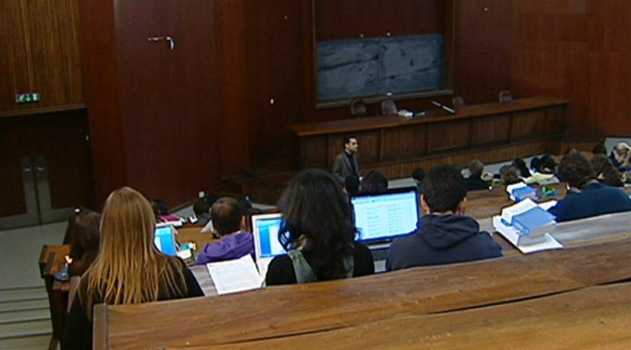 Habilitações literárias protegem empregos