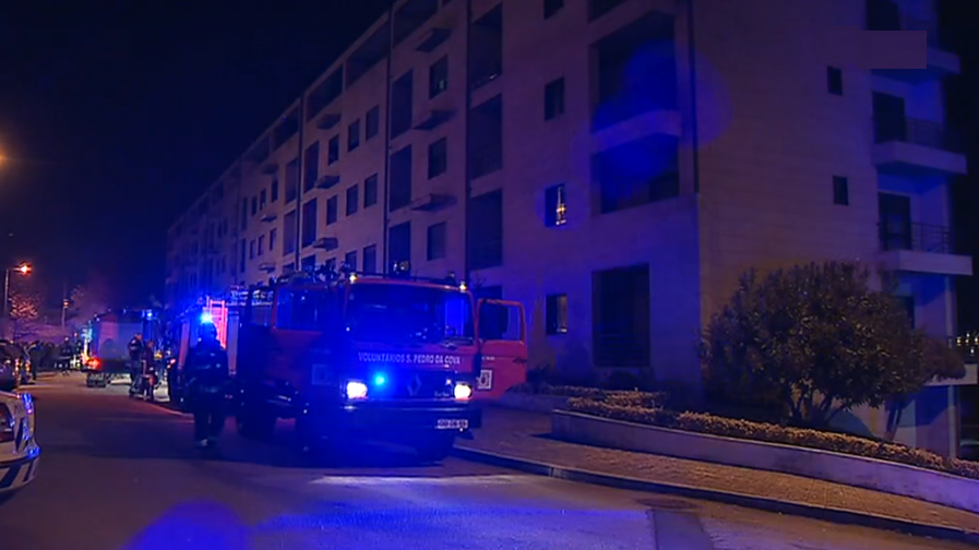 Incêndio num prédio em Valongo