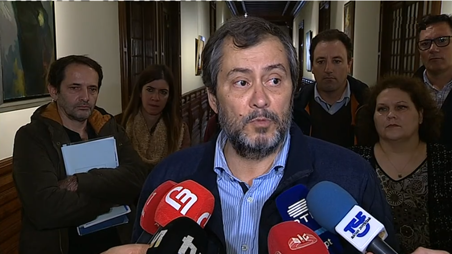 Mário Nogueira entrega petição na AR
