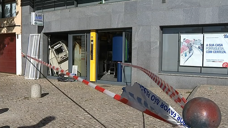 Perseguição policial termina com morte de mulher