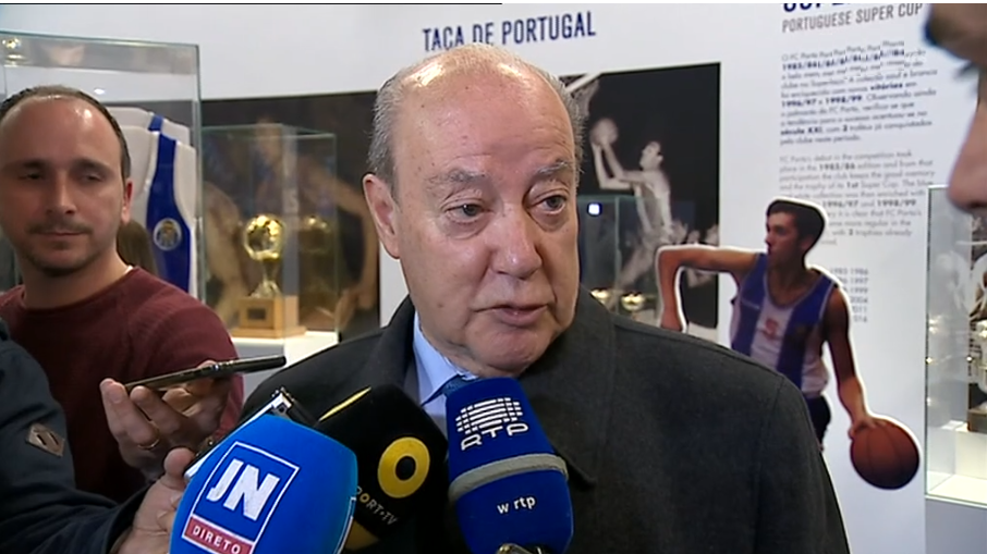 Futebol: Pinto da Costa e o Benfica