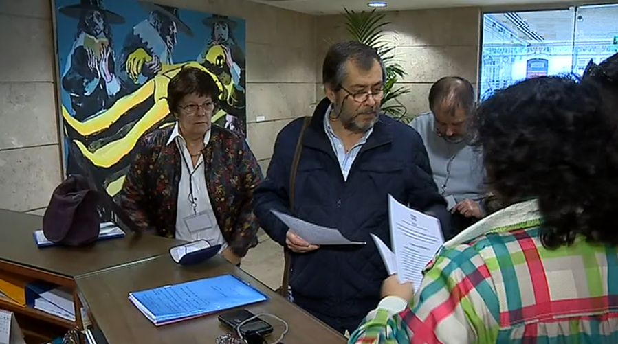 Greve de professores suspensa