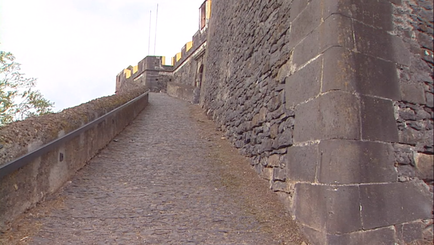 Obras na fortaleza do Pico