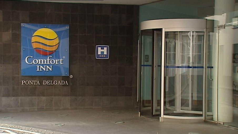 Fábrica Tabaco Micaelense compra hotel