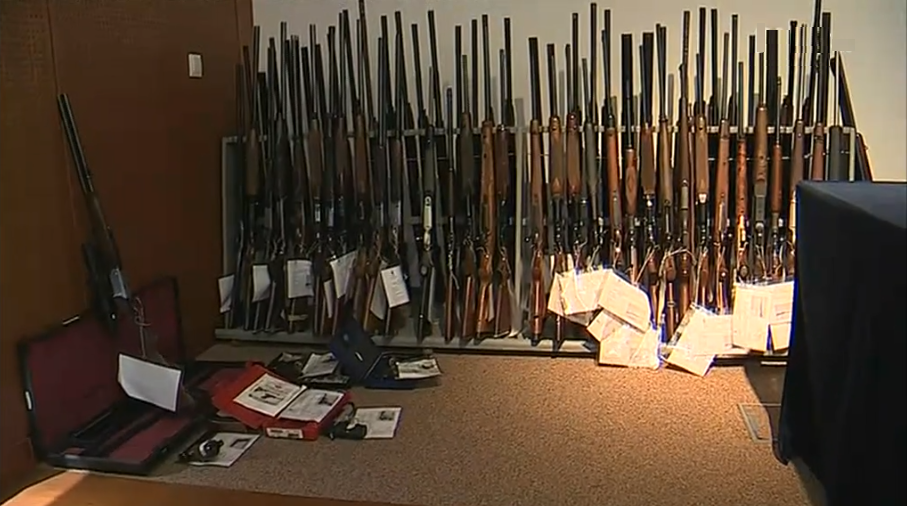 Leilão de armas apreendidas