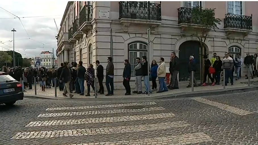 Fãs no velório de Zé Pedro