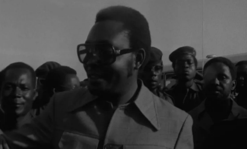 Chegada de ministros do Governo de Transição a Angola