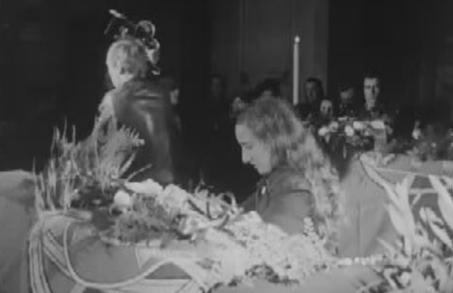 Cerimónias fúnebres dos comandos mortos no 25 de Novembro