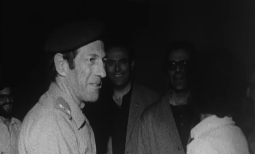 Manifestação de apoio ao fim da guerra colonial no Porto