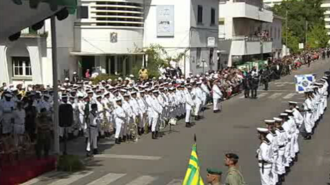 Desfile militar no Dia de Portugal