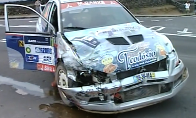 Acidente de viação nos Açores