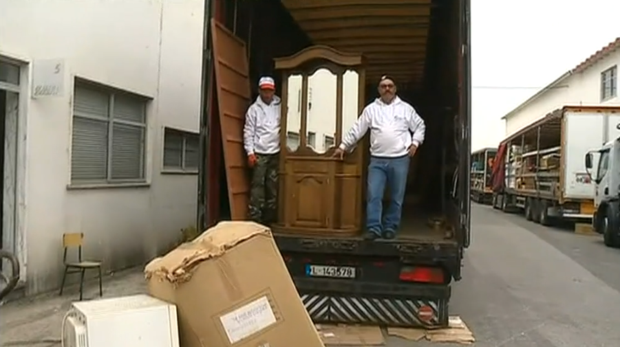 Ajuda às vítimas dos incêndios