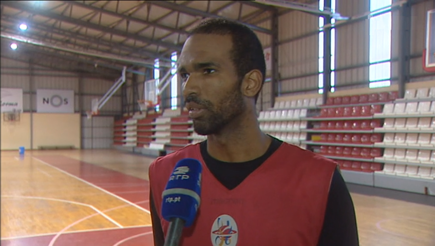 Basquetebol: Treino do CAB Madeira