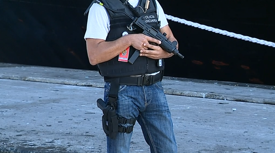 Dez pessoas detidas por segurança ilícita