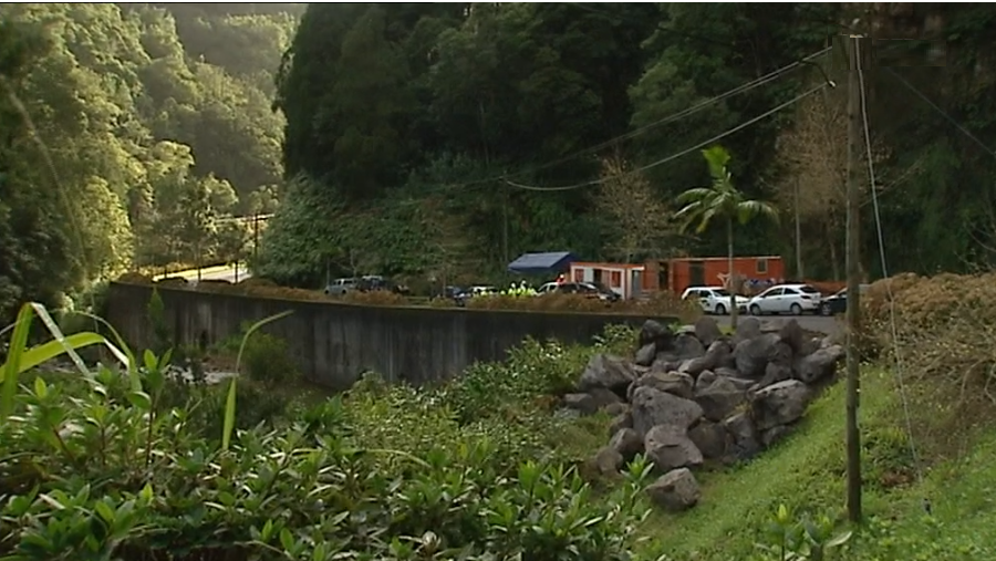 Obras no talude da Ribeira Quente