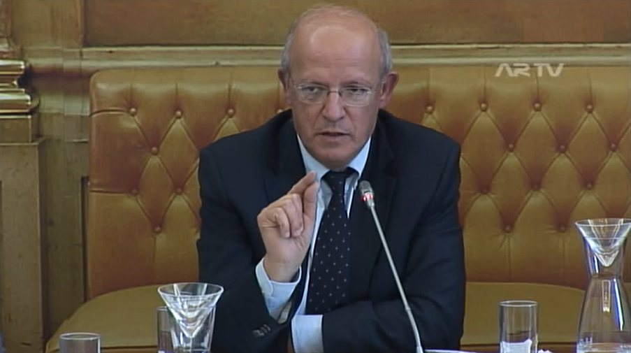 Audição a Santos Silva sobre a contaminação da água na Praia da Vitória