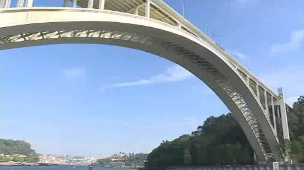 Trânsito condicionado na ponte da Arrábida