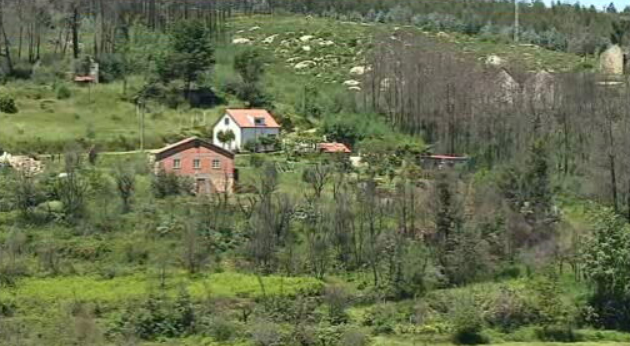 Entrega de casas na aldeia de Vilela