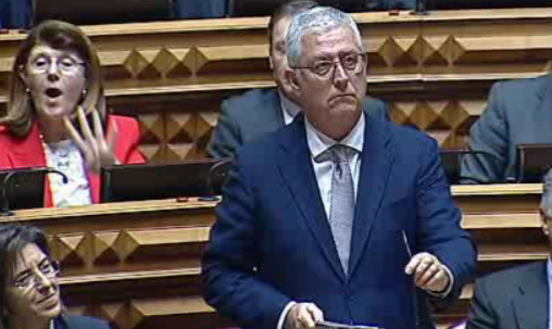 Diploma dos professores chumbado