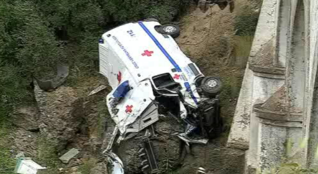 Acidente rodoviário com uma ambulância do INEM