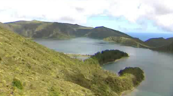 Sobrecarga de turistas na Lagoa do Fogo