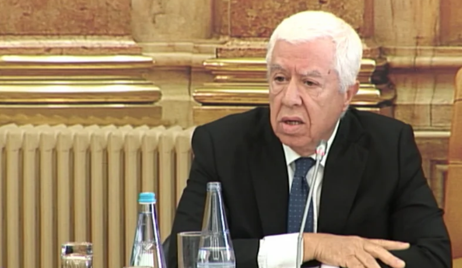 Teixeira dos Santos na AR