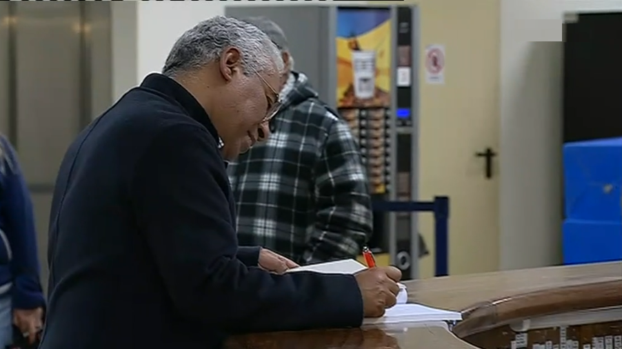 Marcelo Rebelo de Sousa internado