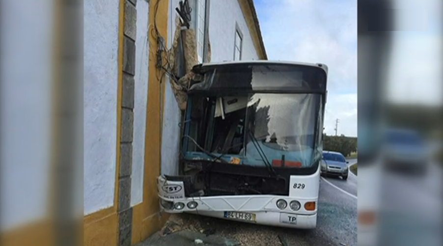 Acidente rodoviário na Trafaria