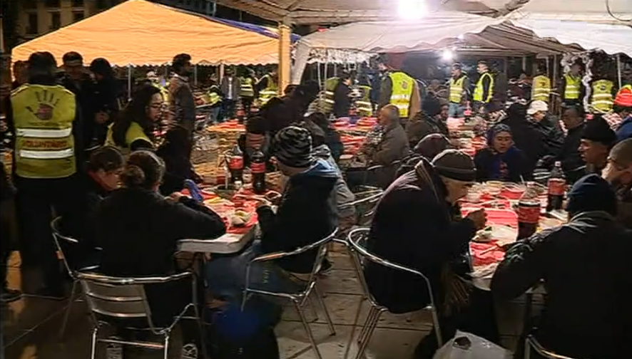 Jantar solidário no Martim Moniz