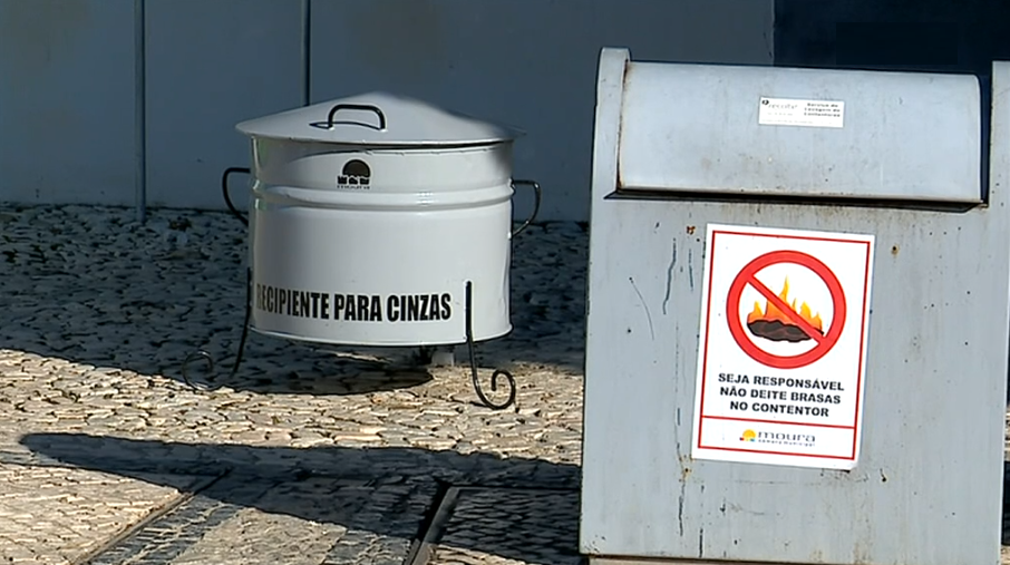 Recipientes para cinzas de lareira em Moura