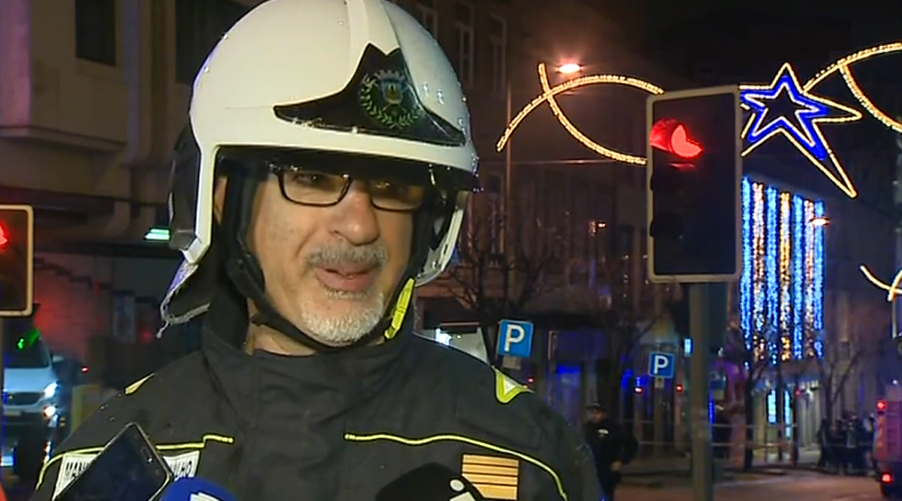 Incêndio em prédio no Porto