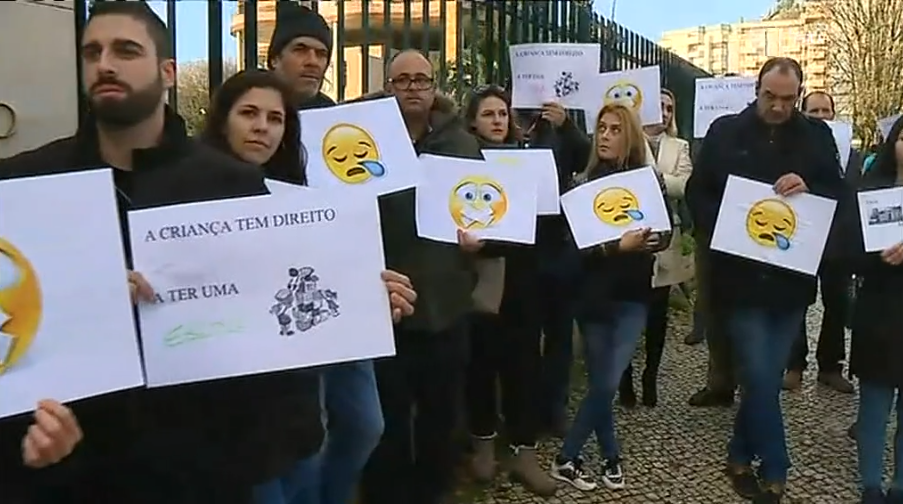 Protesto de encarregados de educação