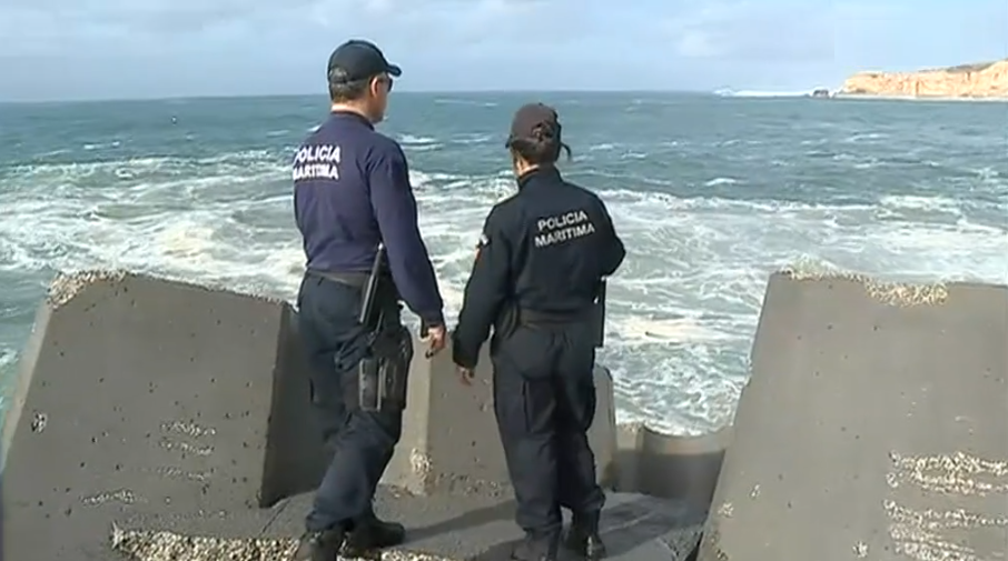 Jovem desaparecido na Praia da Nazaré