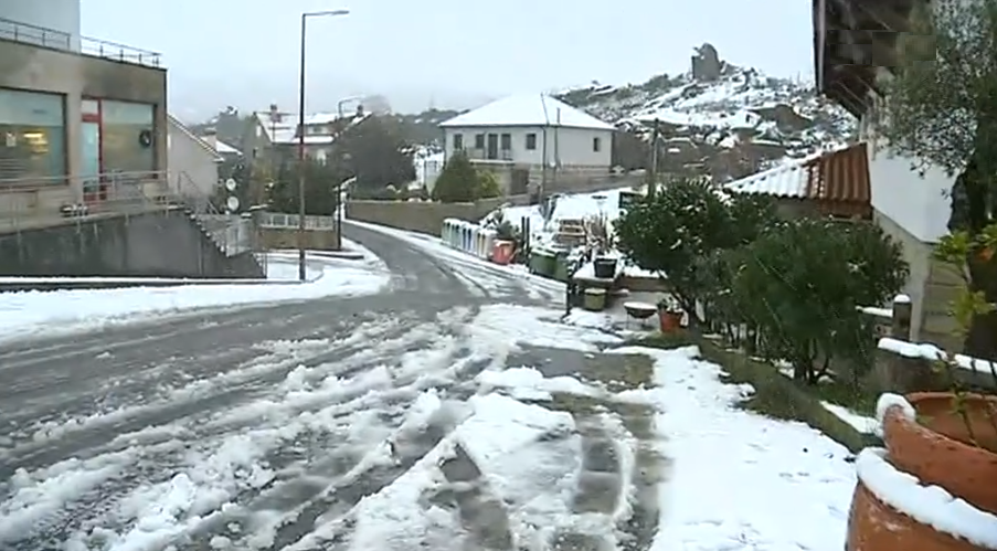 Queda de neve em Castro Laboreiro
