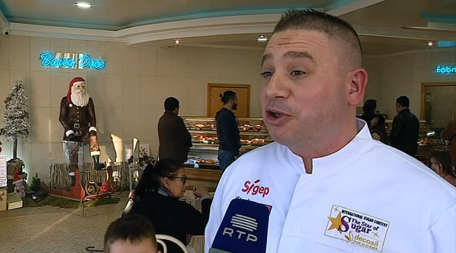 Escultura de “Pai de Natal” de chocolate