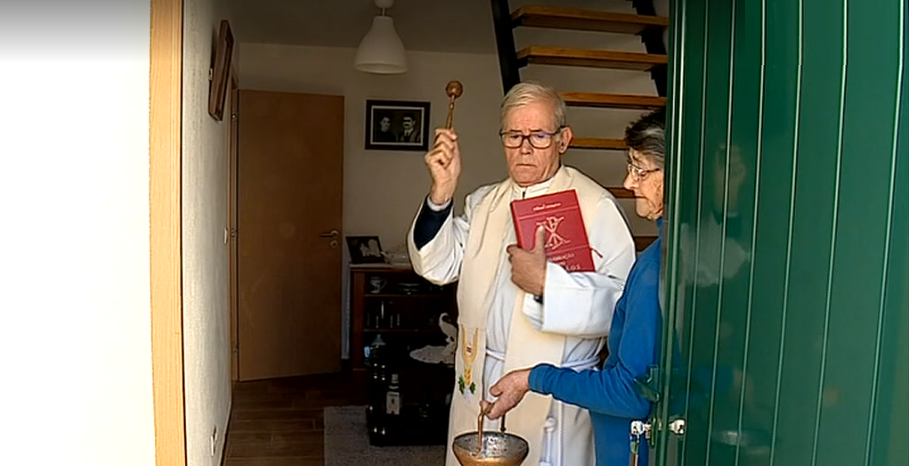 Entrega de casas às vítimas dos incêndios