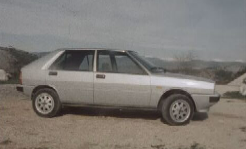 Novo automóvel Lancia Delta GT 1600