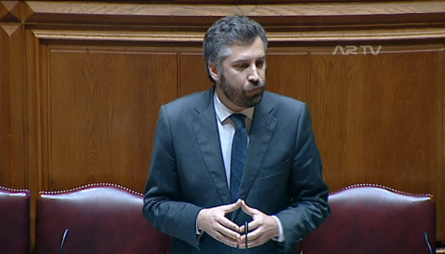 Reposição dos feriados religiosos e civis