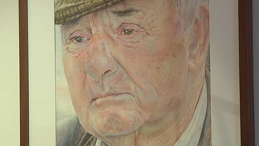 Pintura de rostos de idosos alentejanos