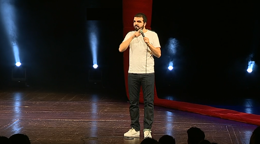 Salvador Martinha com espetáculo “Na Ponta da Língua”